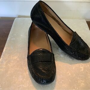 Vionic Chill Larrun Black Flats 7.5